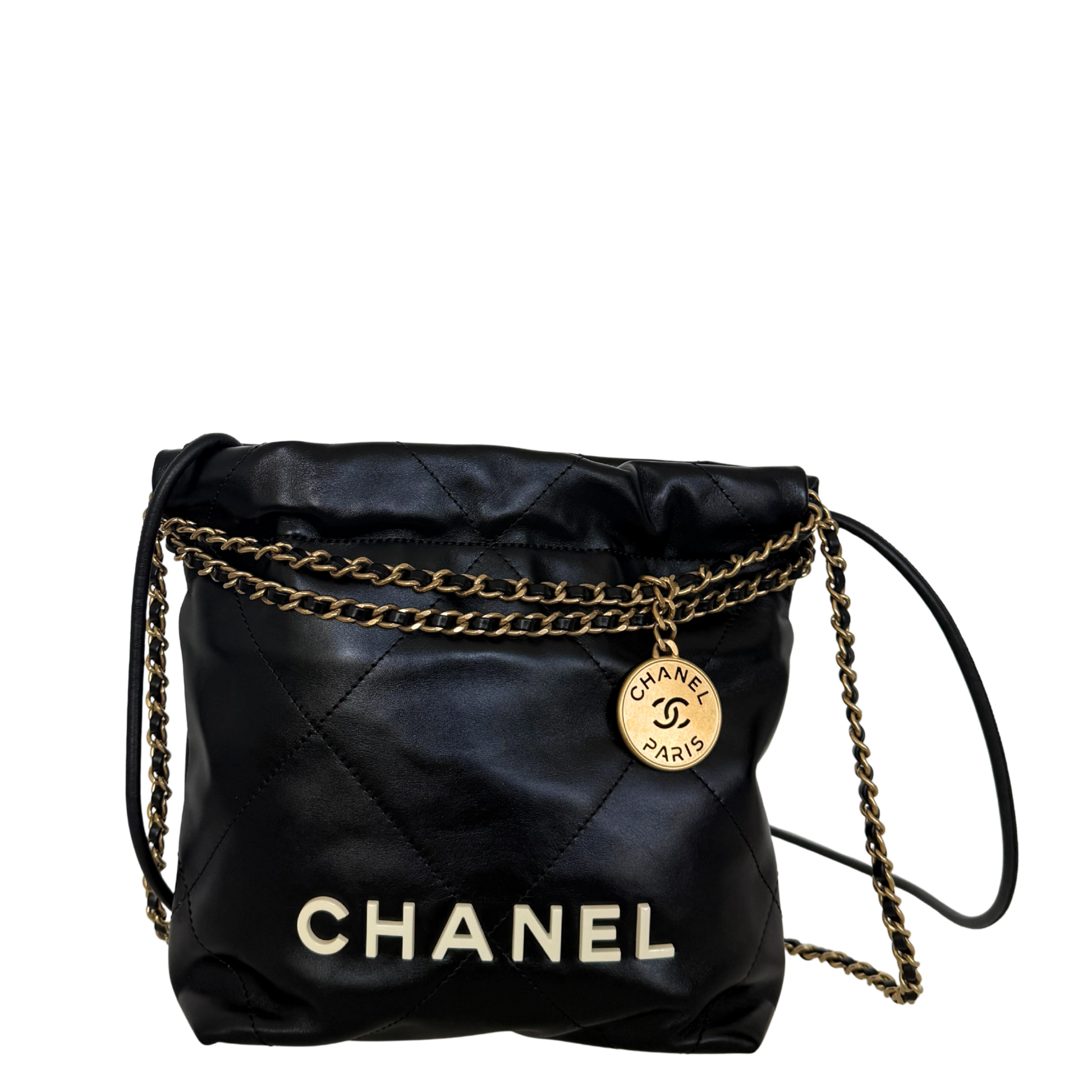 Chanel Kleine Chanel 22 Tasche Schwarz aus Kalbsleder goldene Hardware / neuwertig Chanel