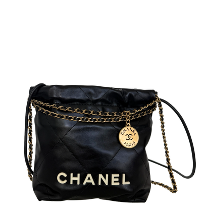 Chanel Kleine Chanel 22 Tasche Schwarz aus Kalbsleder goldene Hardware / neuwertig Chanel