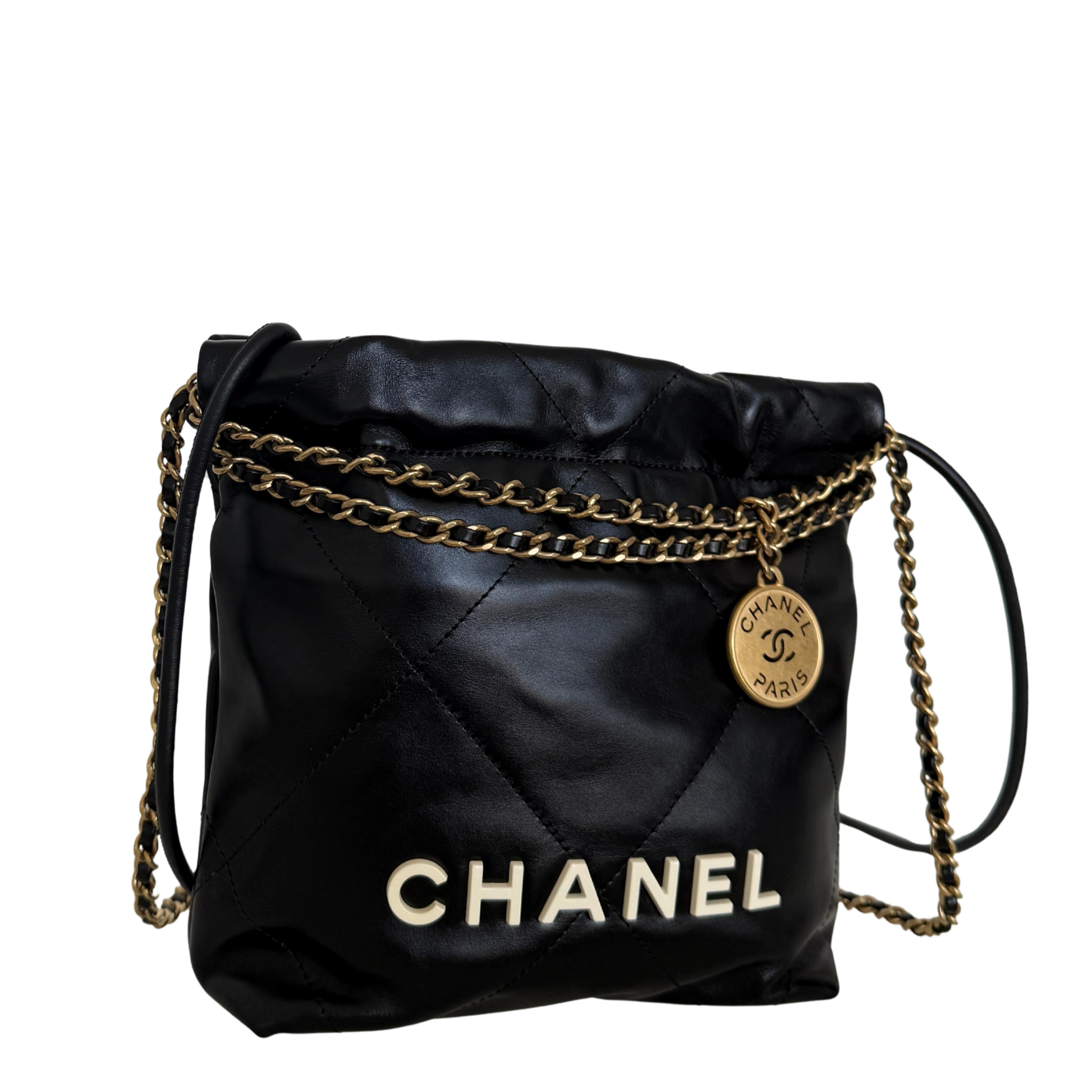 Chanel Kleine Chanel 22 Tasche Schwarz aus Kalbsleder goldene Hardware / neuwertig Chanel