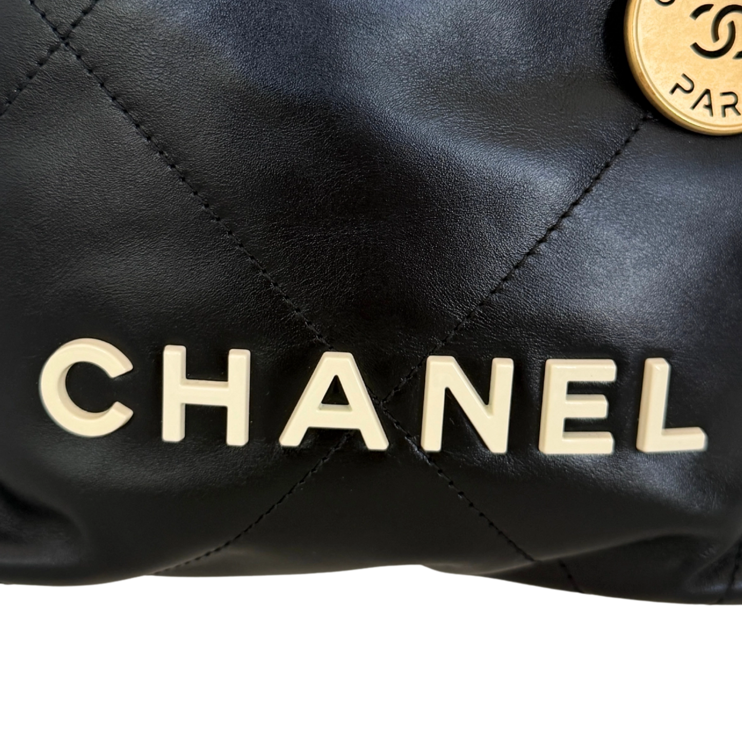 Chanel Kleine Chanel 22 Tasche Schwarz aus Kalbsleder goldene Hardware / neuwertig Chanel