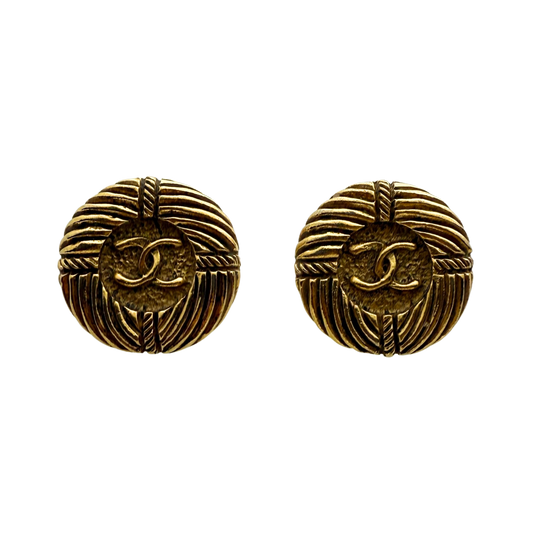 Chanel Round Clip-On Earrings with Rope Pattern Gold / very good