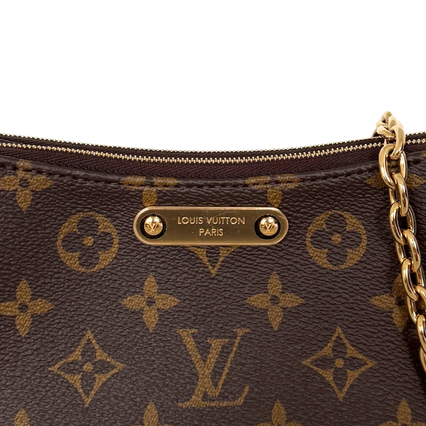 Louis Vuitton Liv Pochette Monogram Canvas Braun / neuwertig Louis Vuitton