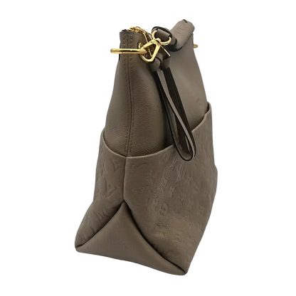 Louis Vuitton Maida Hobo Tourterelle  seitlich