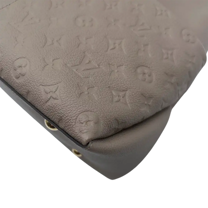 Louis Vuitton Maida Hobo Tourterelle  Ecke