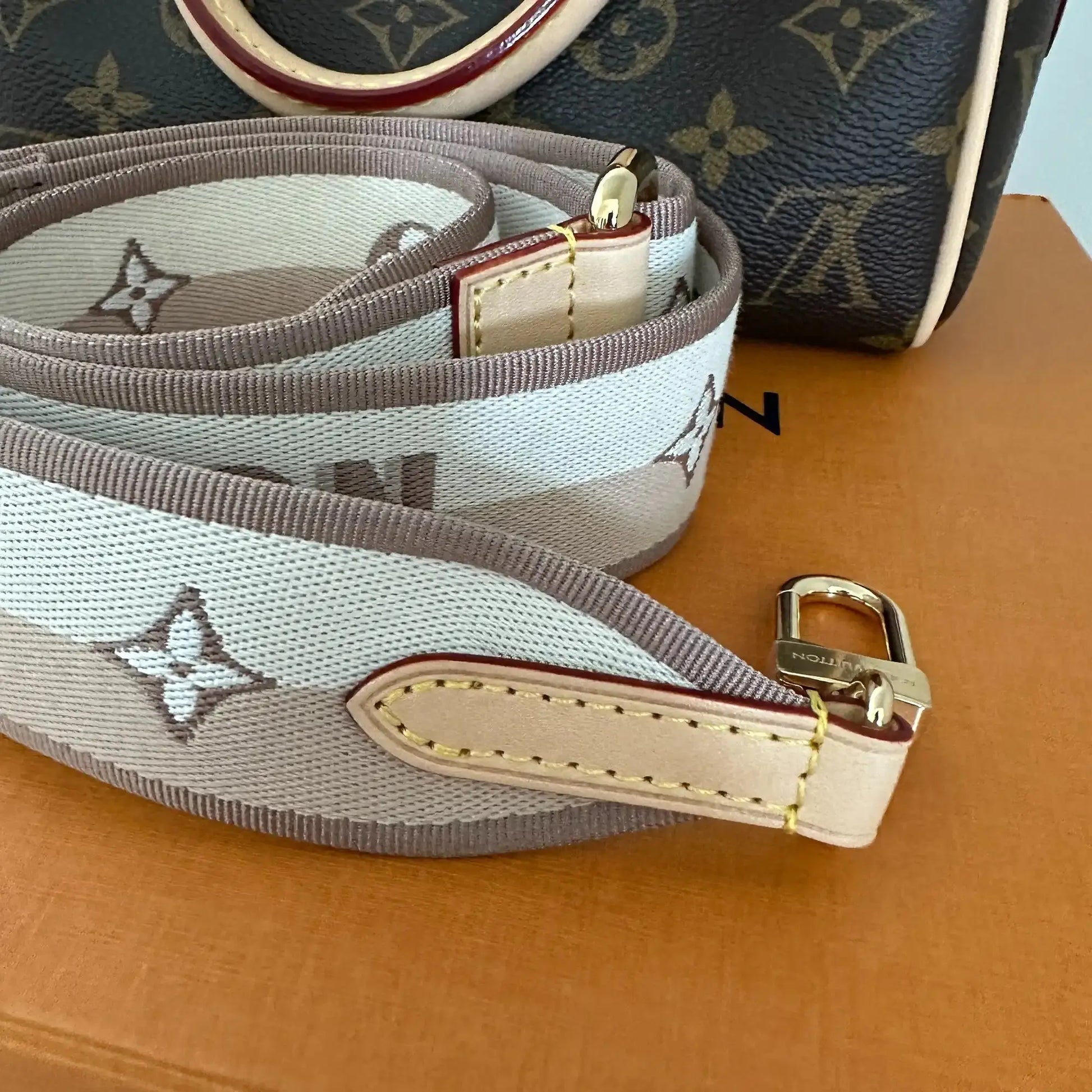 Louis Vuitton Speedy 20 mit Schulterriemen Monogram M46222 / ungetragen Louis Vuitton