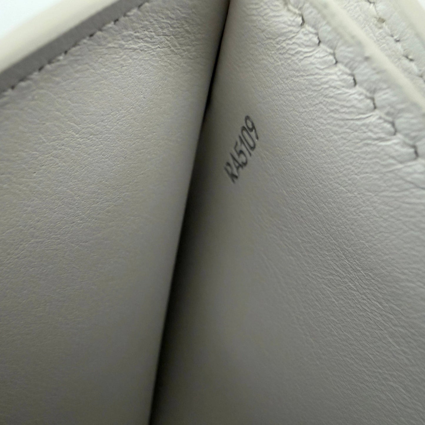 Louis Vuitton Capucines XS Geldbörse Off White / neuwertig Louis Vuitton