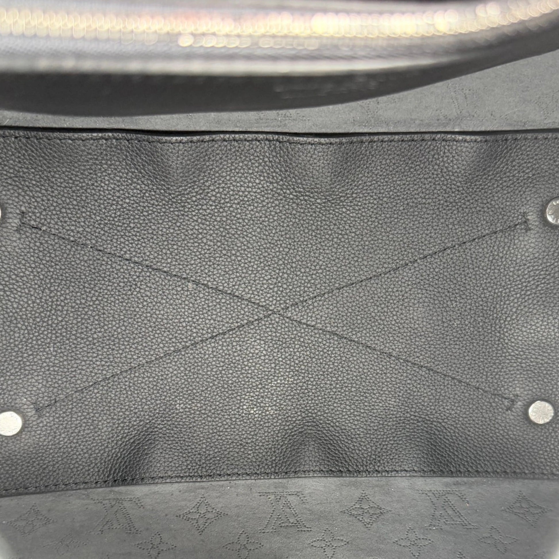 Louis Vuitton Carmel Mahina Leder Schwarz M52950 Louis Vuitton