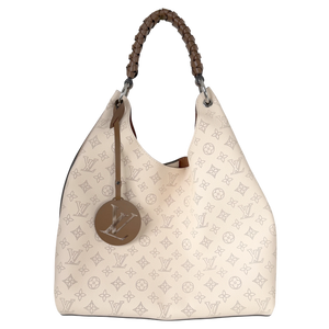 Louis Vuitton Carmel Hobo Mahina Leder Crème Beige Silber