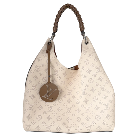 Louis Vuitton Carmel Hobo Mahina Leder Crème Beige Silber