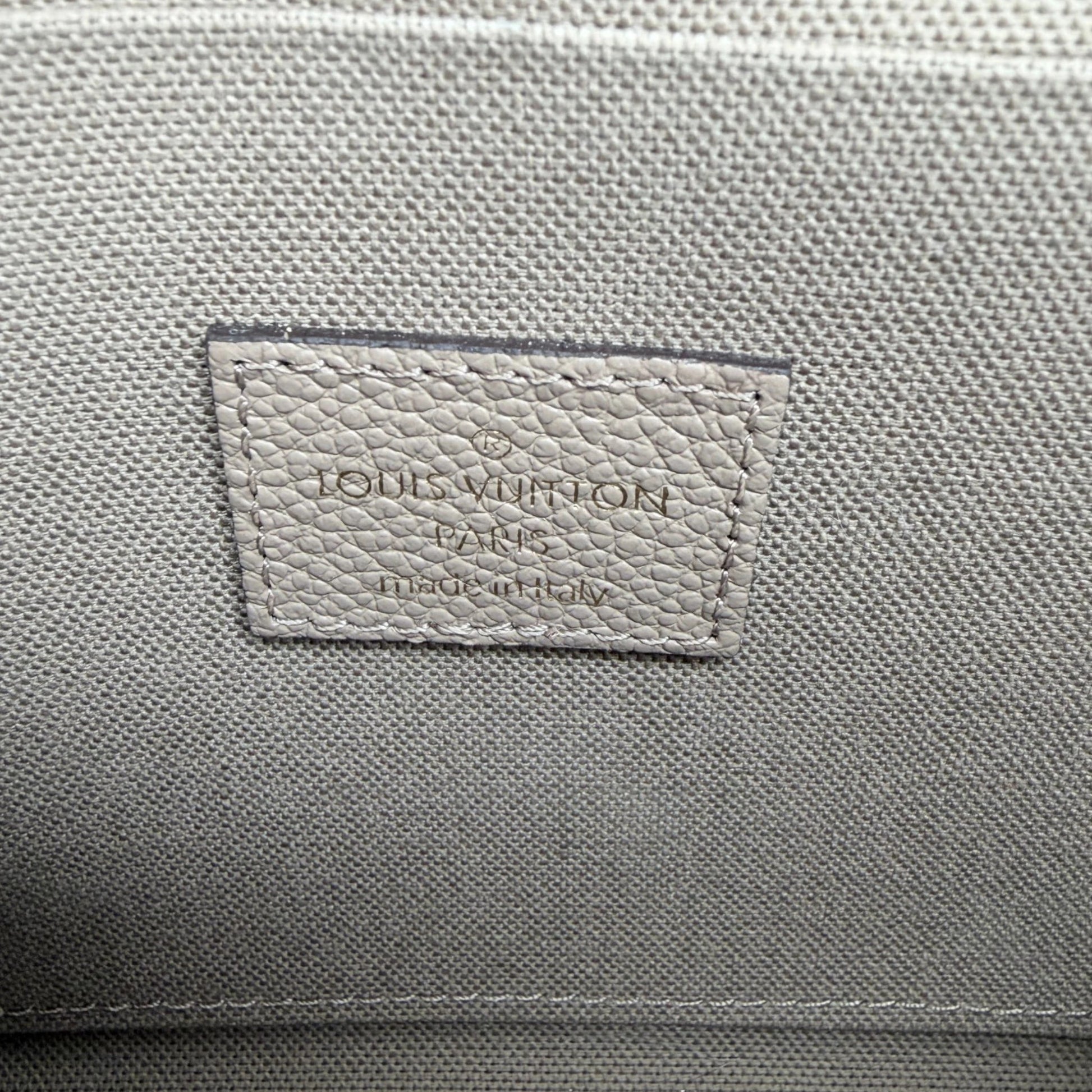 Louis Vuitton Félicie Pochette Empreinte Tourterelle Creme M69977 Louis Vuitton