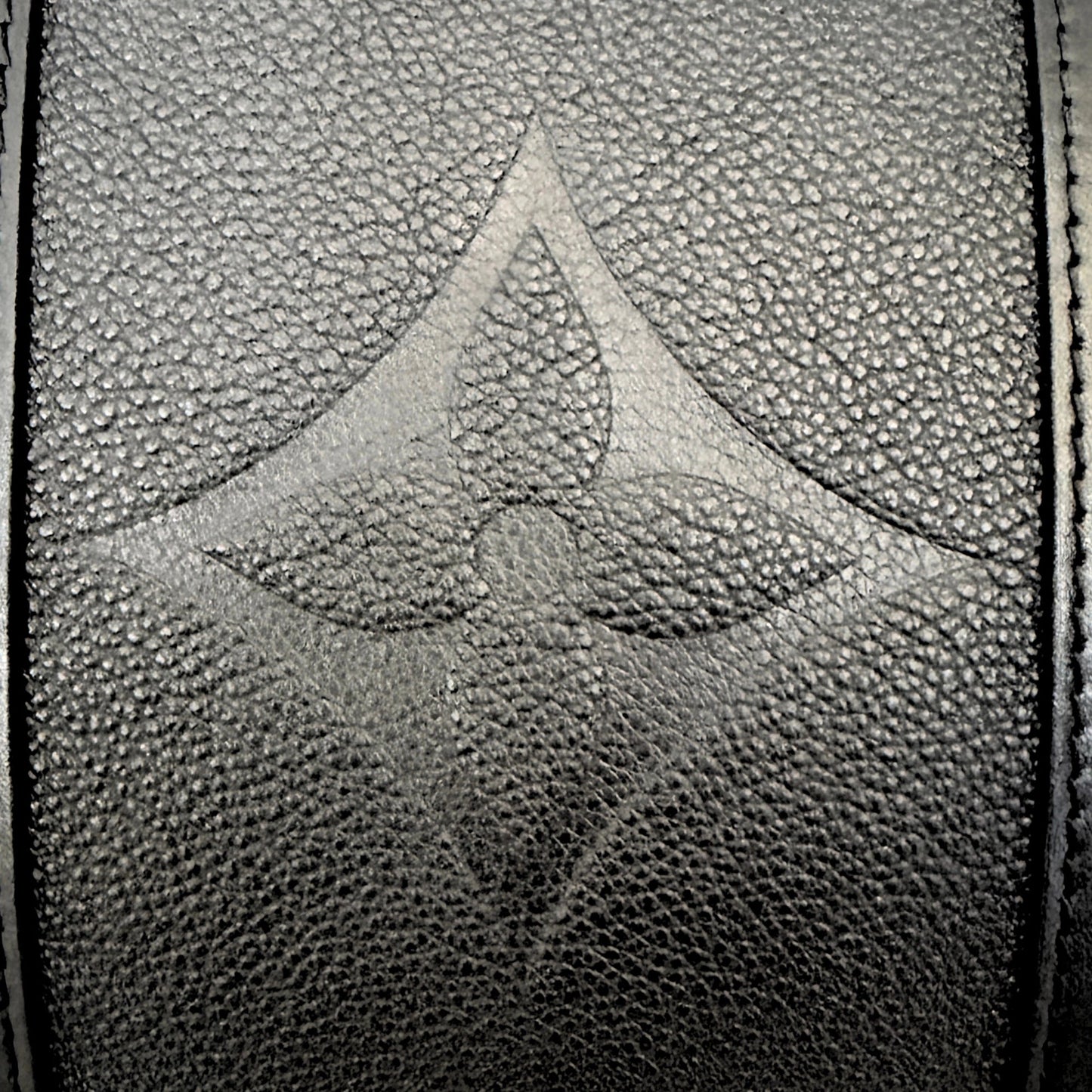 Louis Vuitton Keepall 45 Bandouliere Empreinte Giant Leder schwarz / neuwertig Louis Vuitton