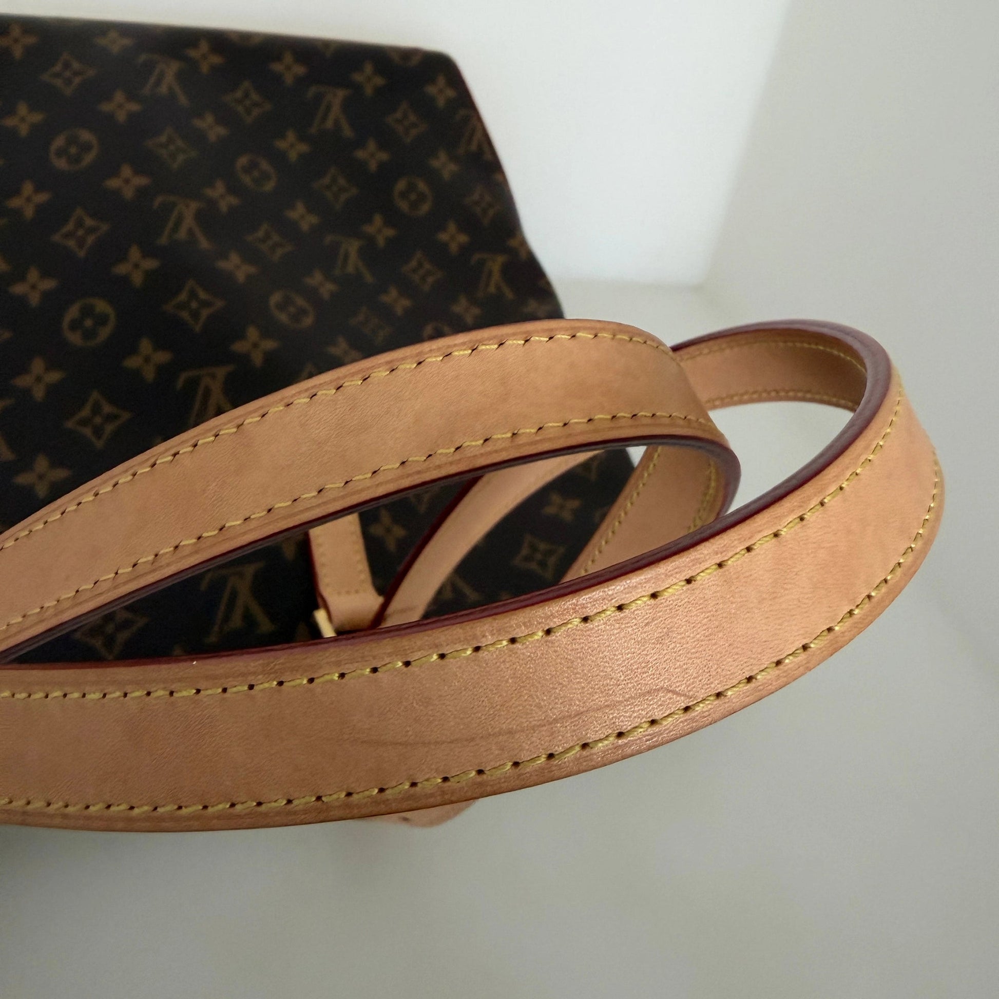 Louis Vuitton Mezzo M47134 Monogram Canvas / gut Louis Vuitton