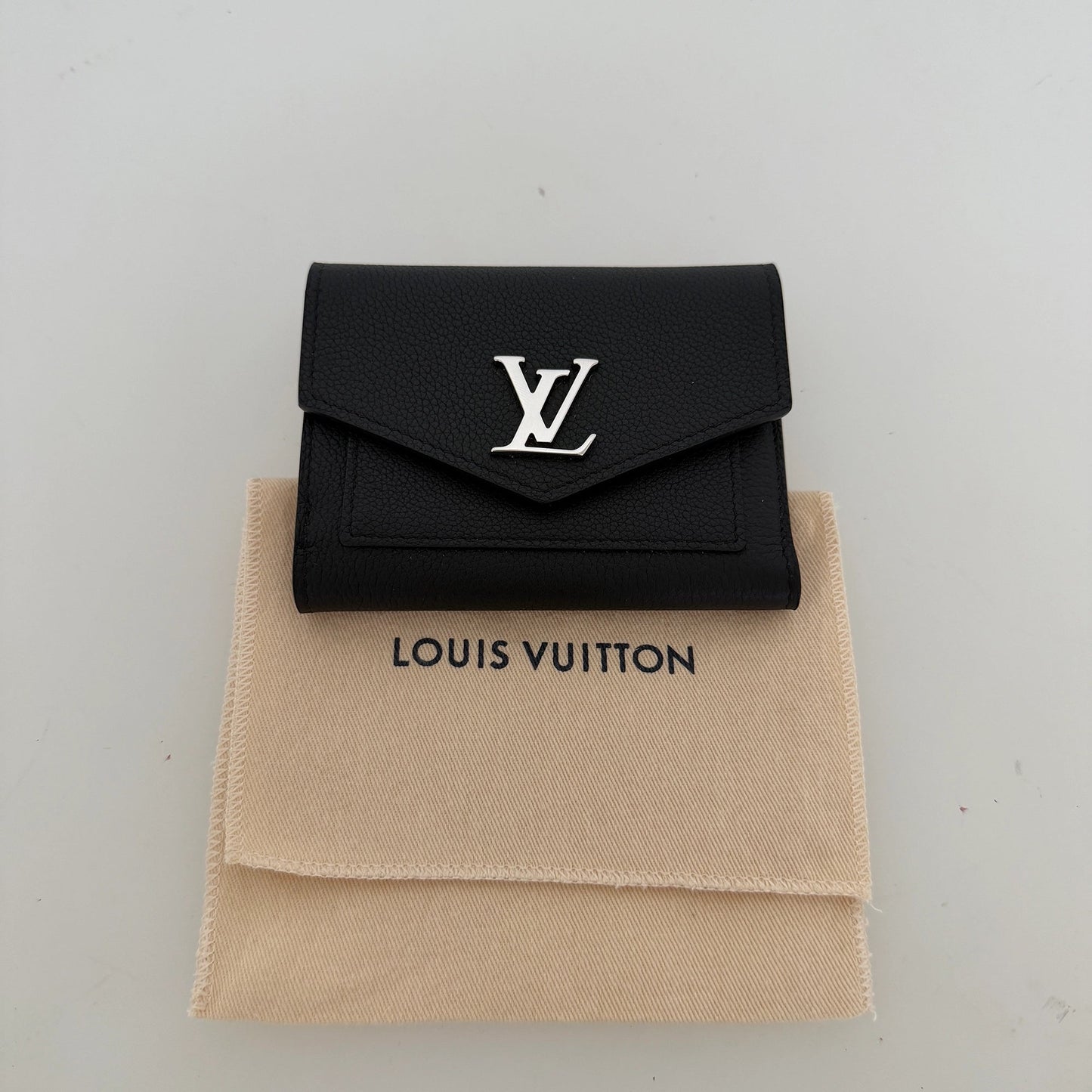 Louis Vuitton Mylockme Compact Wallet schwarz Leder / neuwertig Louis Vuitton