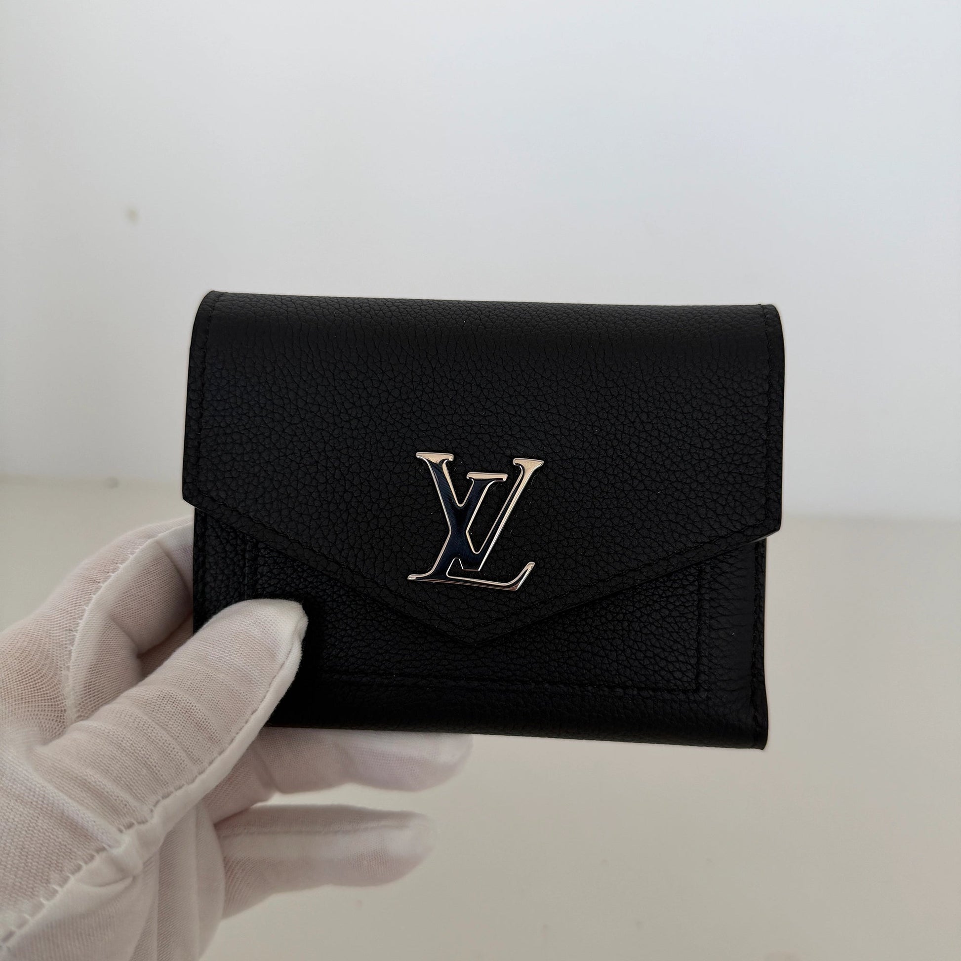 Louis Vuitton Mylockme Compact Wallet schwarz Leder / neuwertig Louis Vuitton