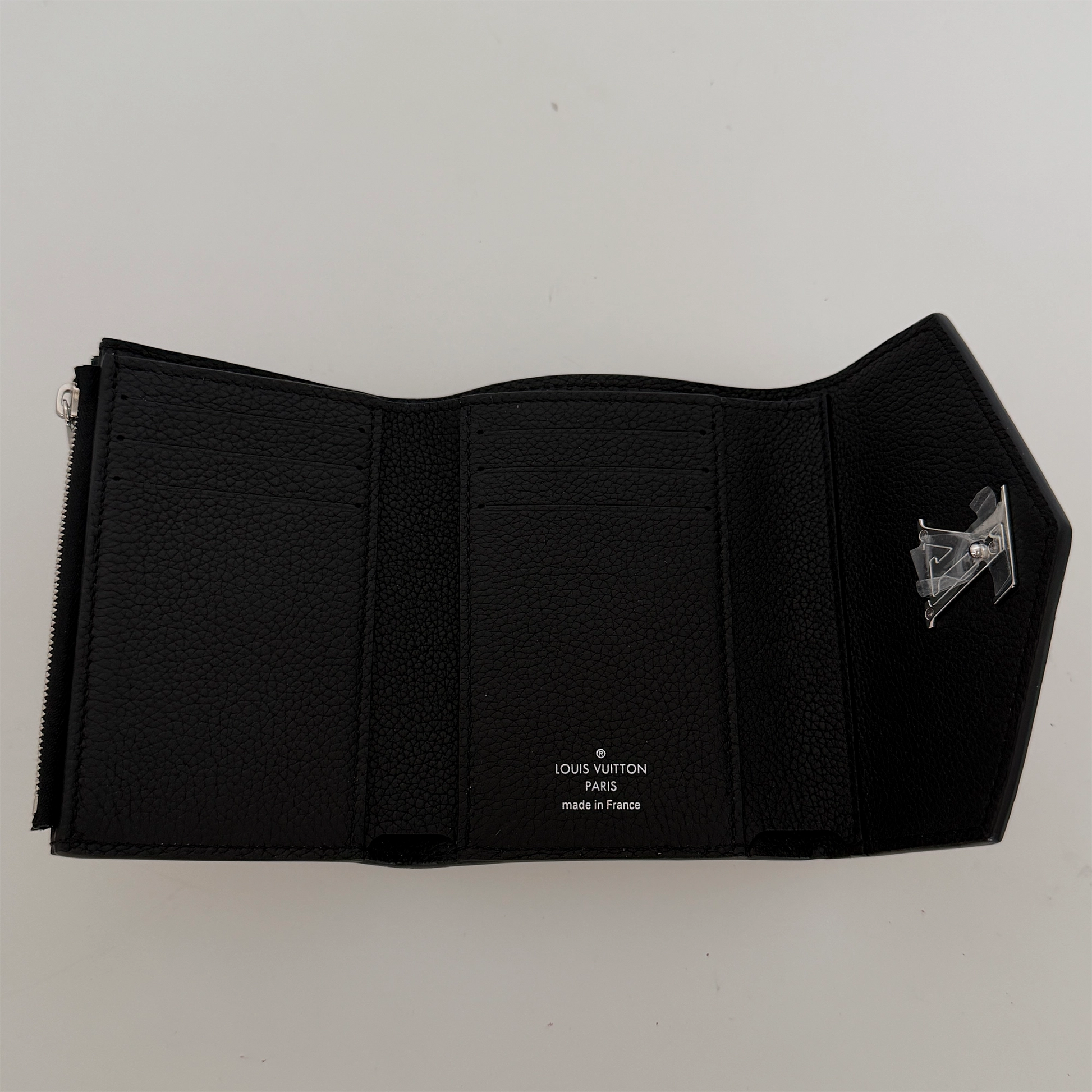 Louis Vuitton Mylockme Compact Wallet schwarz Leder / neuwertig Louis Vuitton