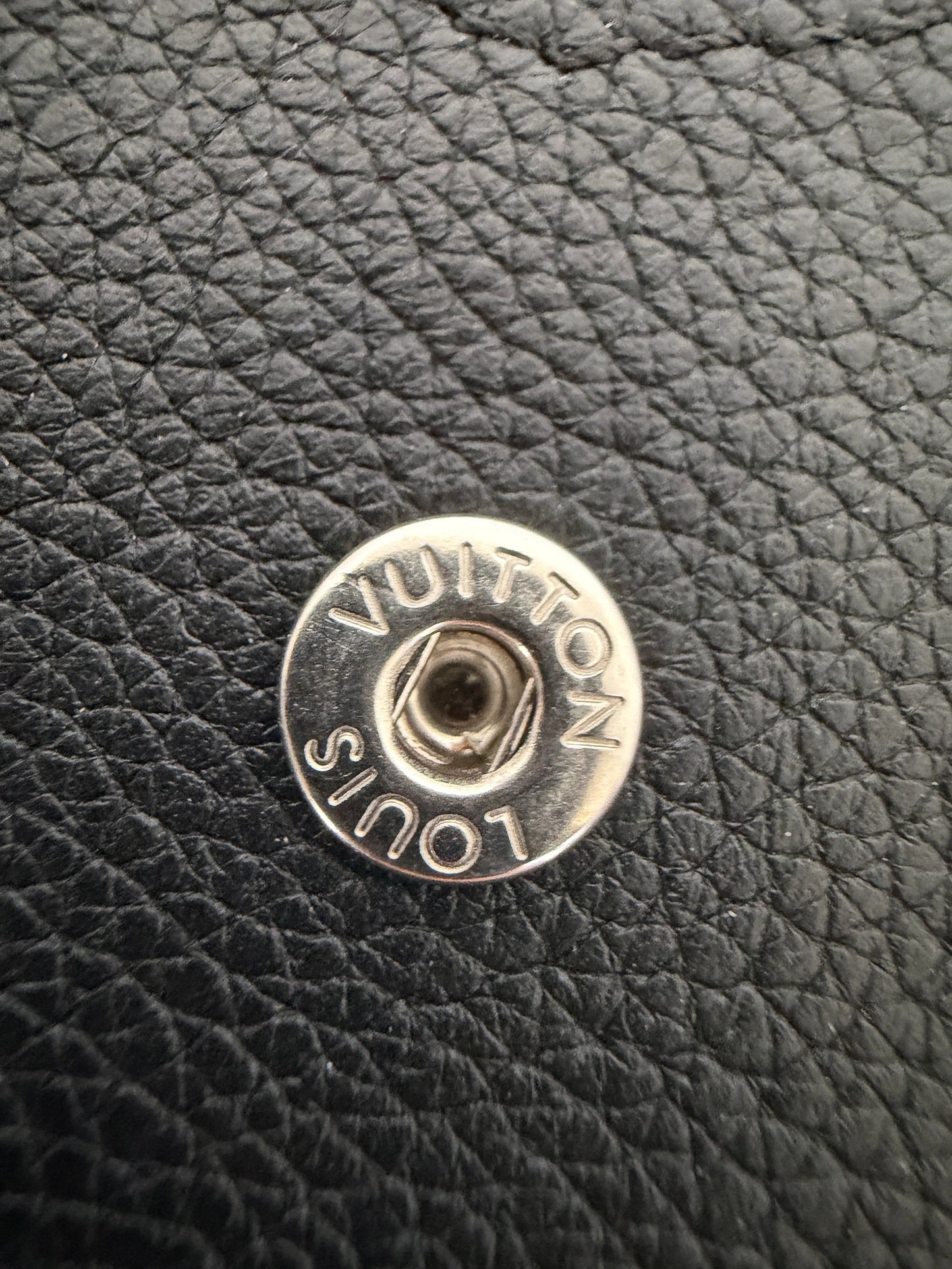 Louis Vuitton Mylockme Compact Wallet schwarz Leder / neuwertig Louis Vuitton