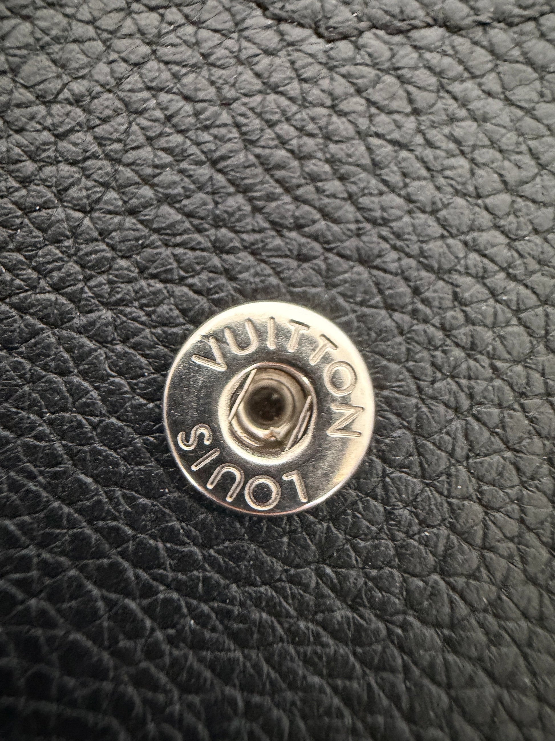 Louis Vuitton Mylockme Compact Wallet schwarz Leder / neuwertig Louis Vuitton