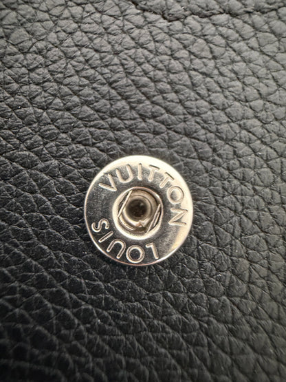 Louis Vuitton Mylockme Compact Wallet schwarz Leder / neuwertig Louis Vuitton