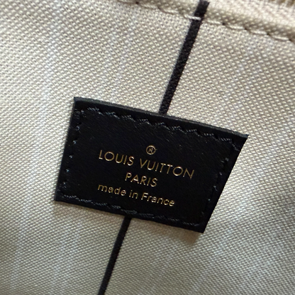 Louis Vuitton On My Side MM  Monogram Tufting M59842 Louis Vuitton