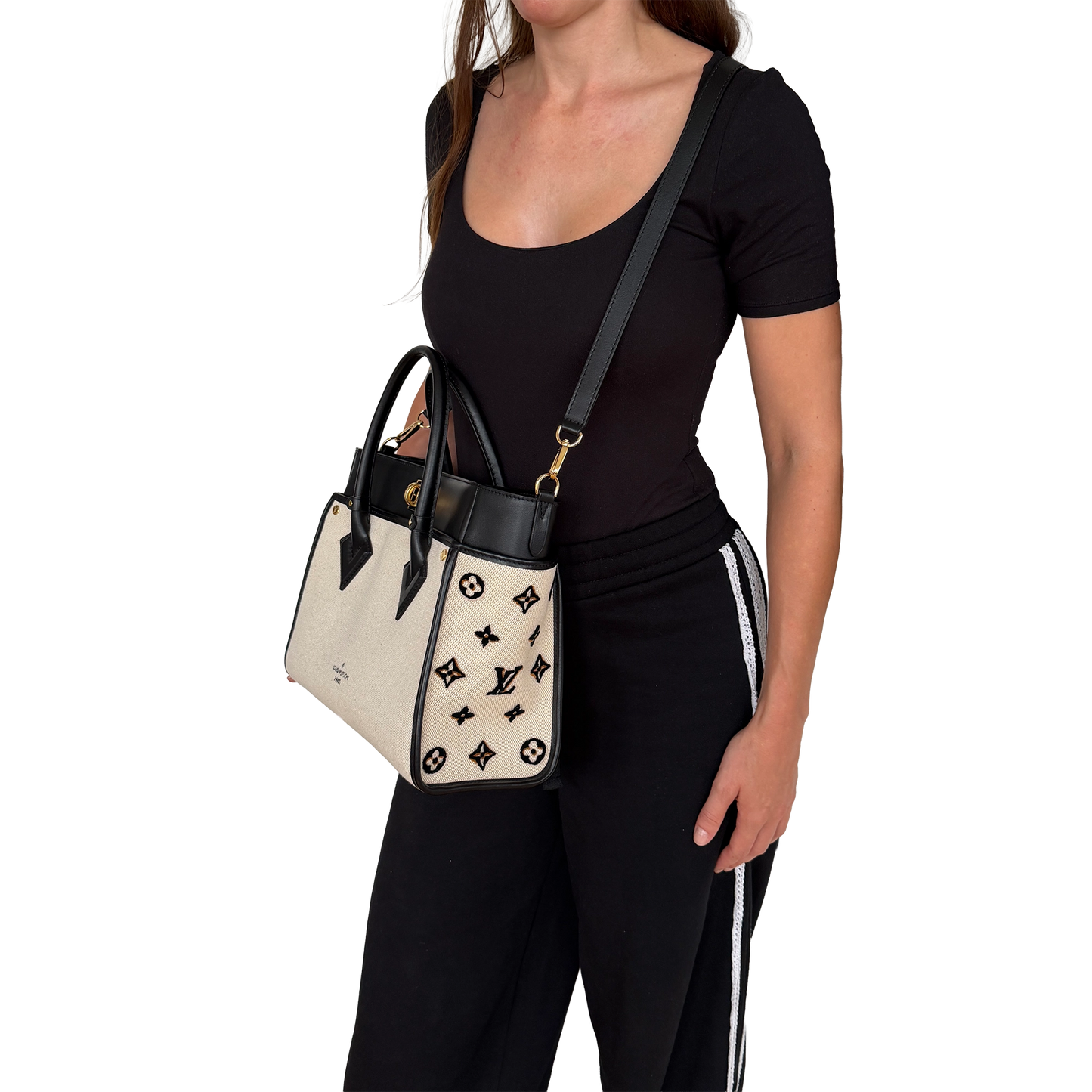 Louis Vuitton On My Side MM  Monogram Tufting M59842 Louis Vuitton