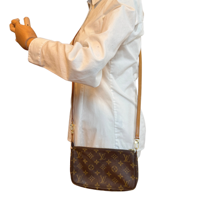 Louis Vuitton Pochette Accessoires Monogram Canvas braun / sehr gut Louis Vuitton