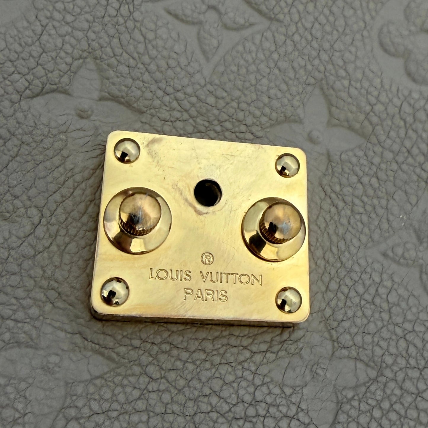 Louis Vuitton Pochette Métis Empreinte Leder tourterelle / gut Louis Vuitton