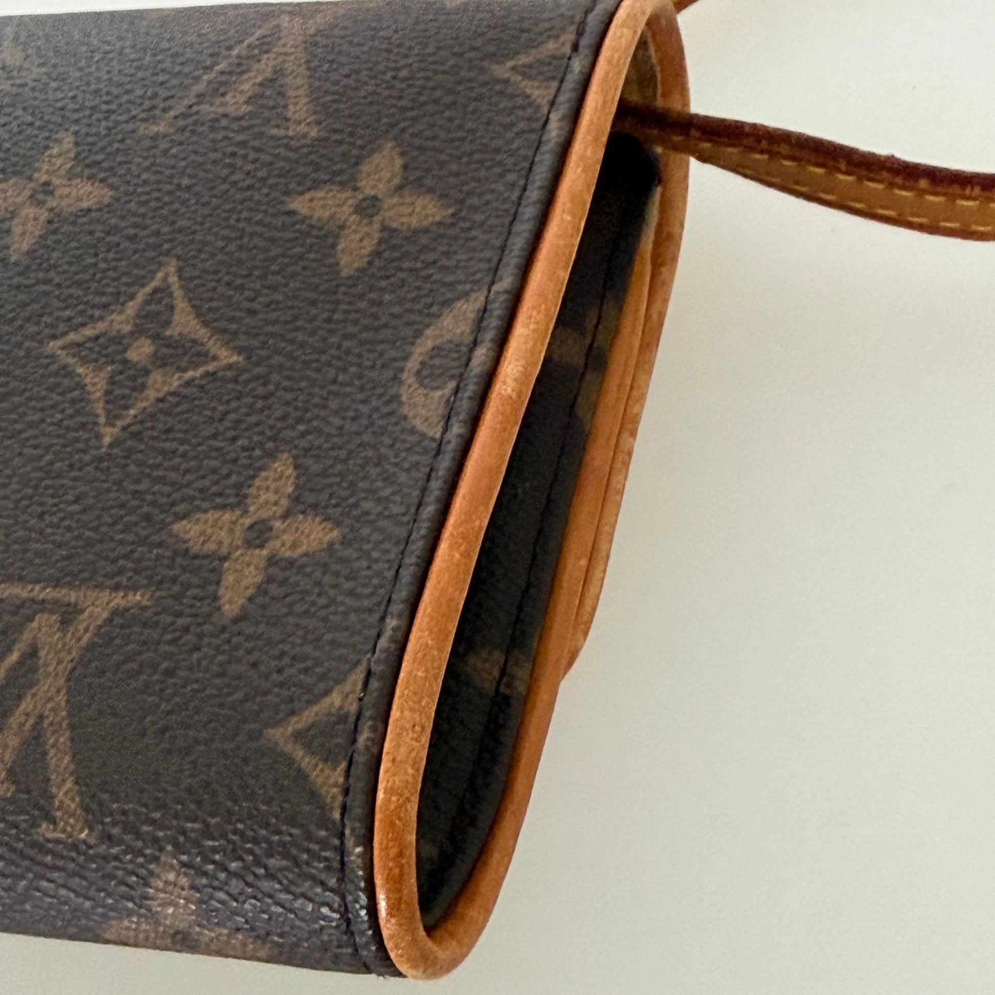 Louis Vuitton Pochette Twin GM Monogram Canvas / gut Louis Vuitton