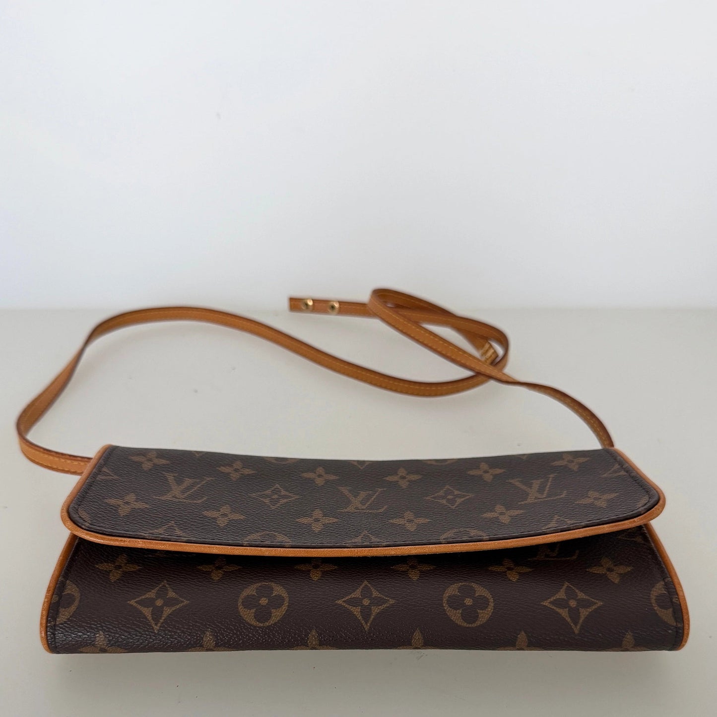 Louis Vuitton Pochette Twin GM Monogram Canvas / gut Louis Vuitton