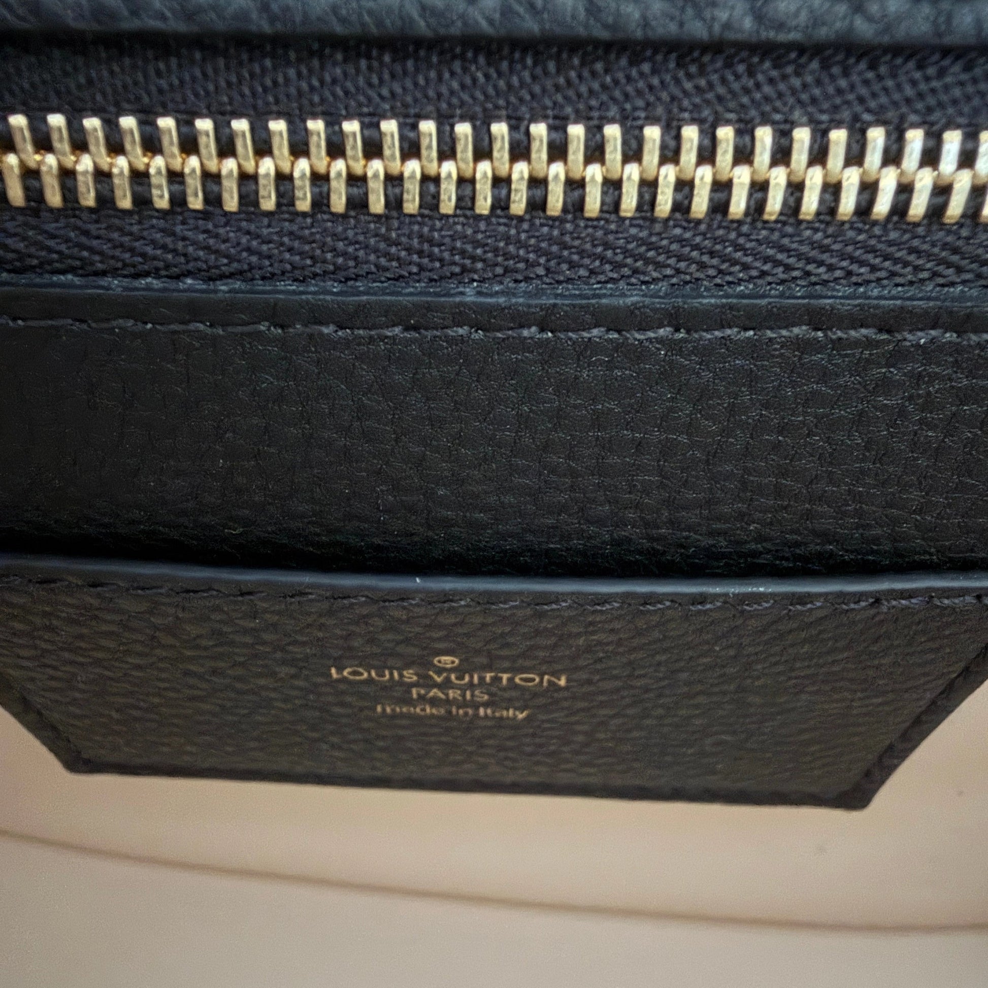 Louis Vuitton Pont 9 Soft MM Leder schwarz M58967 Fullset / neuwertig Louis Vuitton
