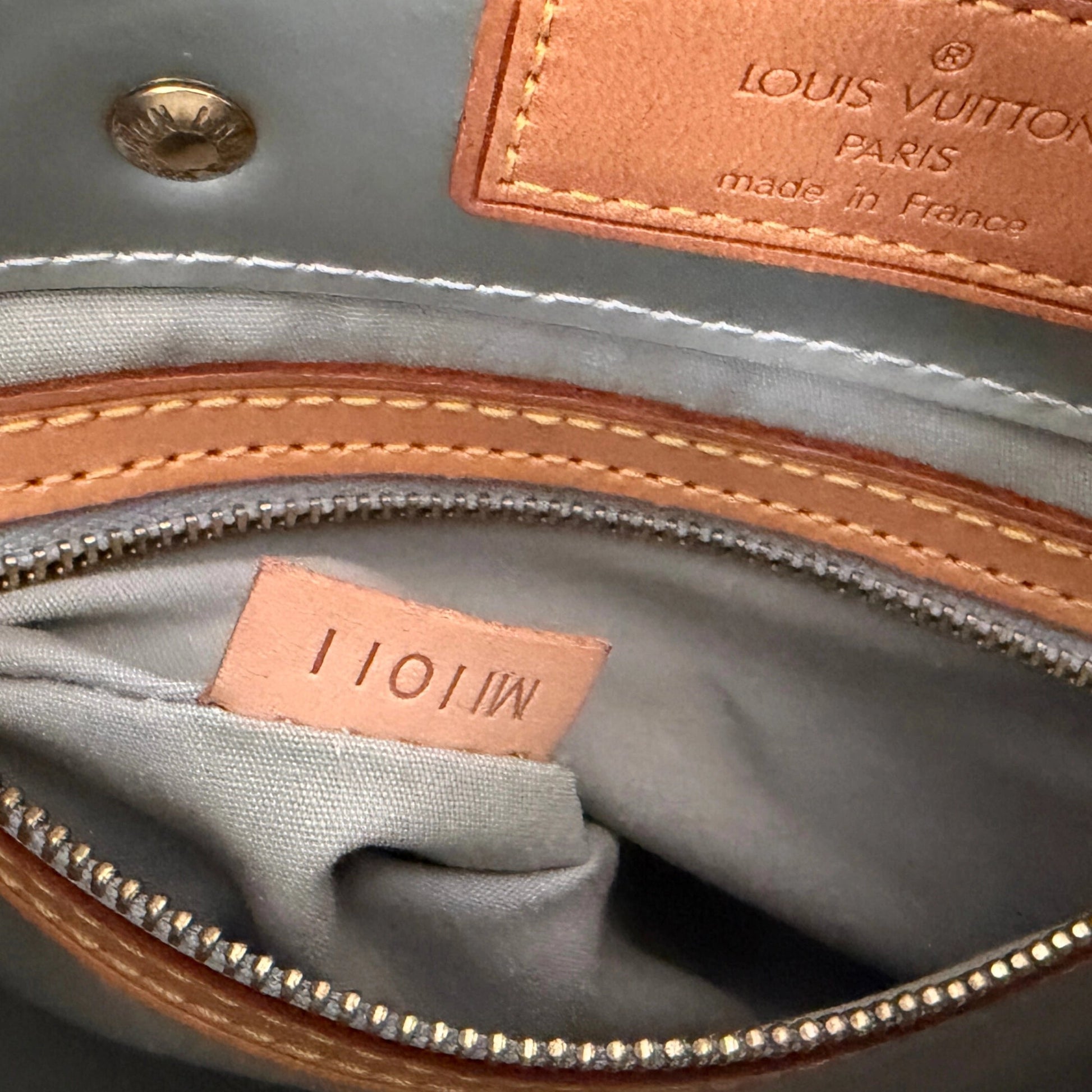 Louis Vuitton Reade PM Handtasche Monogram Vernis silber / sehr gut Louis Vuitton