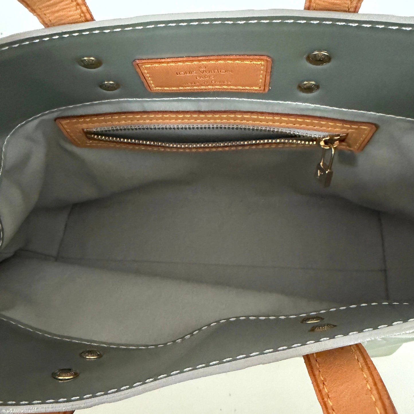 Louis Vuitton Reade PM Handtasche Monogram Vernis silber / sehr gut Louis Vuitton