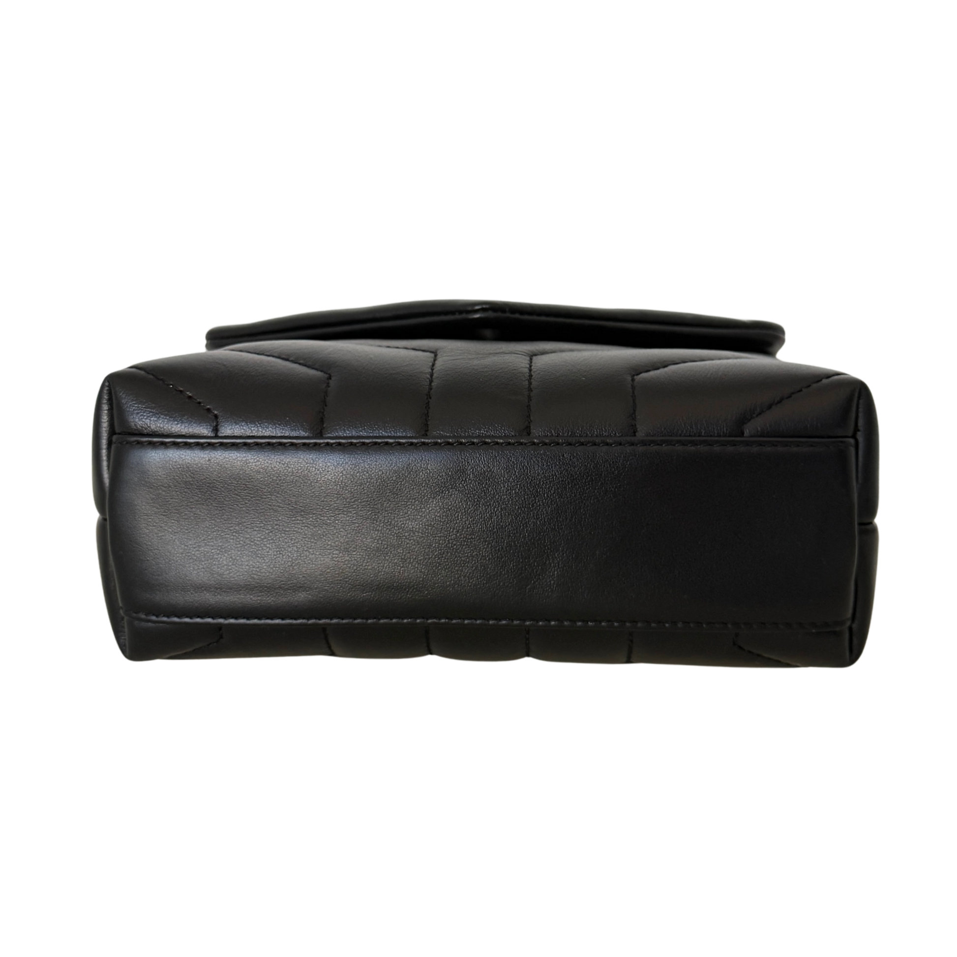 Saint Laurent Loulou Toy Schwarz silberne Hardware / neuwertig Saint Laurent