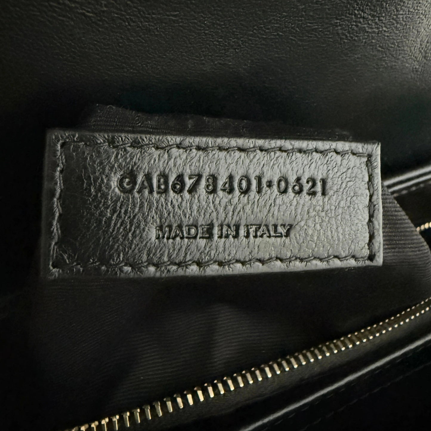 Saint Laurent LouLou Toy Schwarz goldene Hardware / sehr gut Saint Laurent