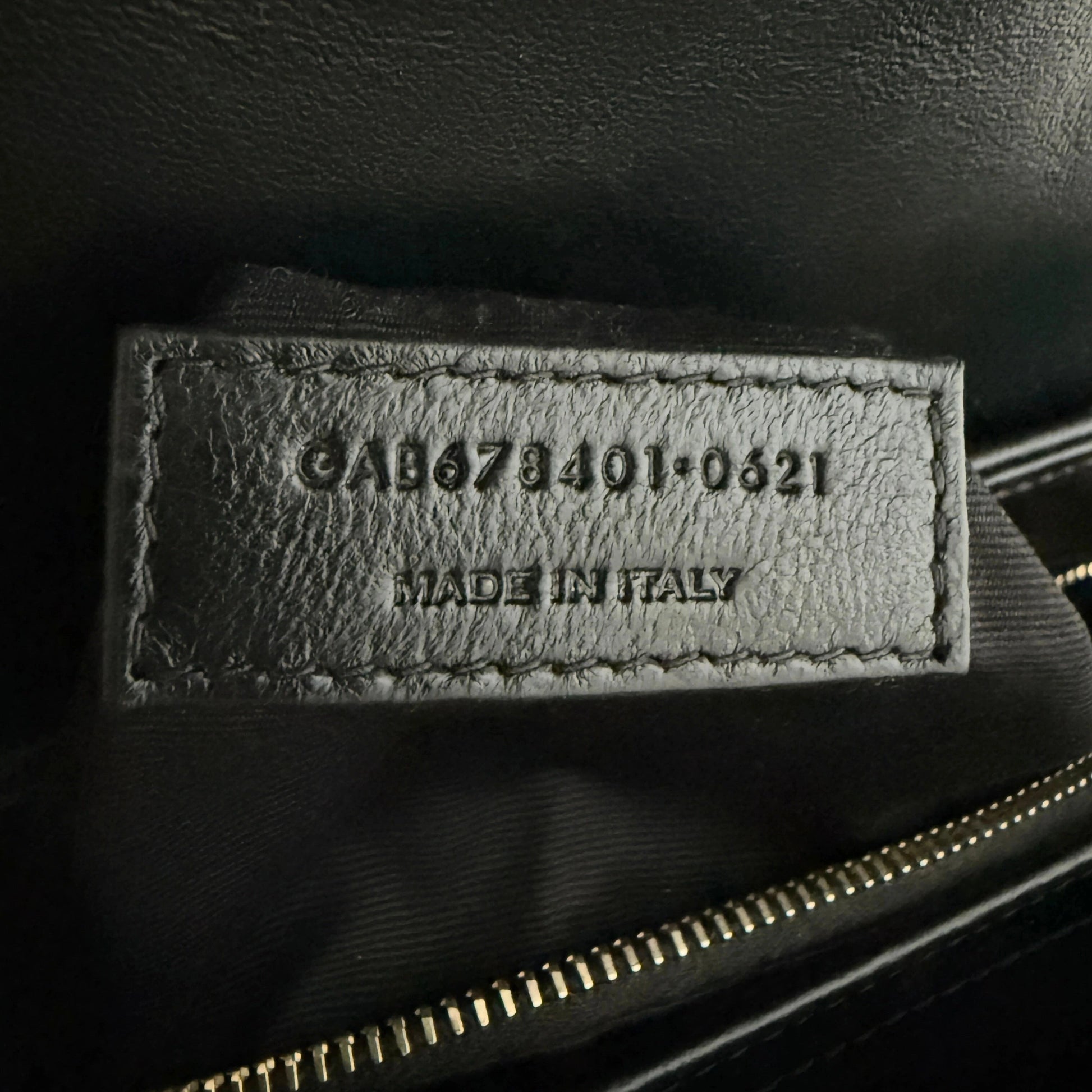 Saint Laurent LouLou Toy Schwarz goldene Hardware / sehr gut Saint Laurent