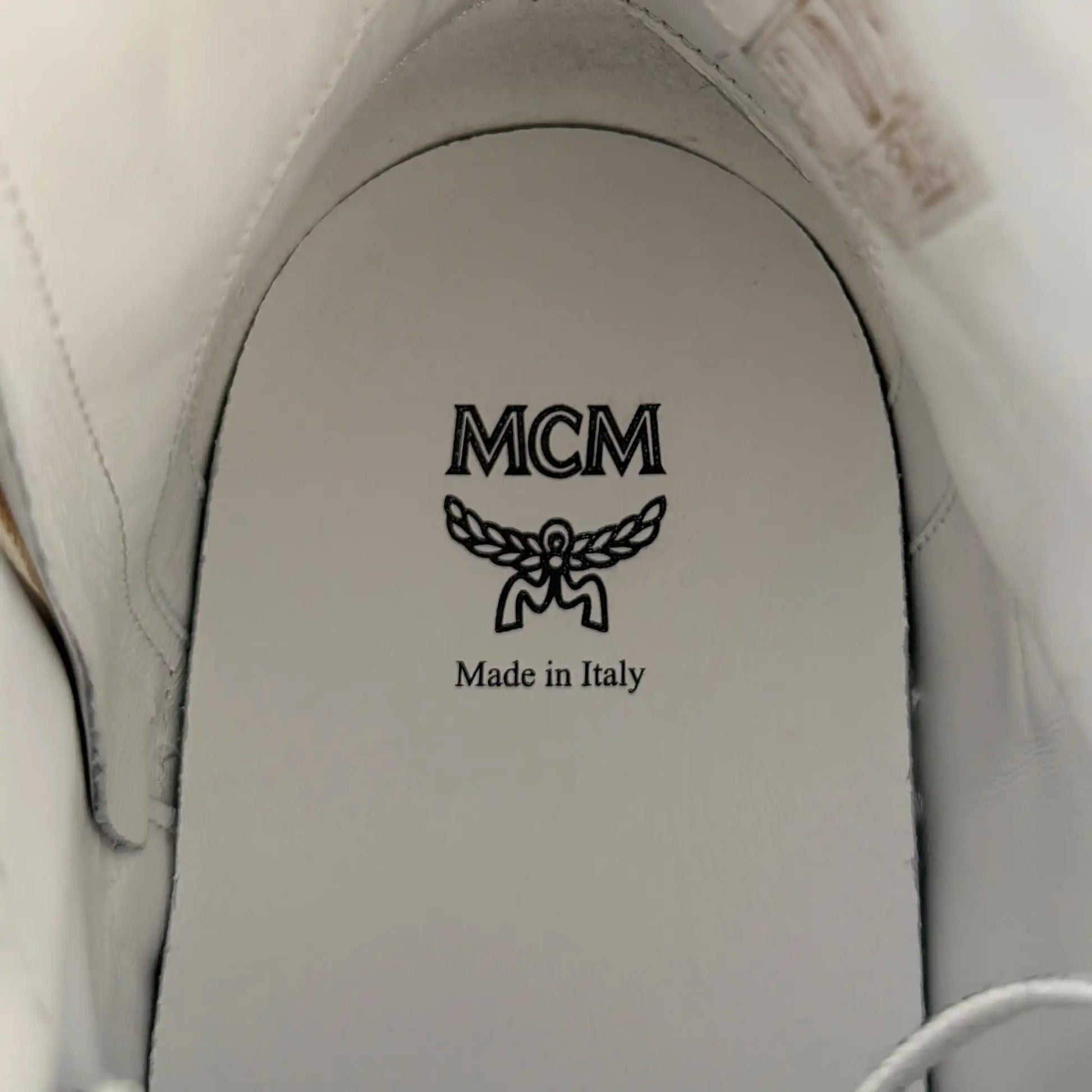 MCM High Top Turnlock Sneaker in Visetos Weiß Größe 44 / neuwertig MCM