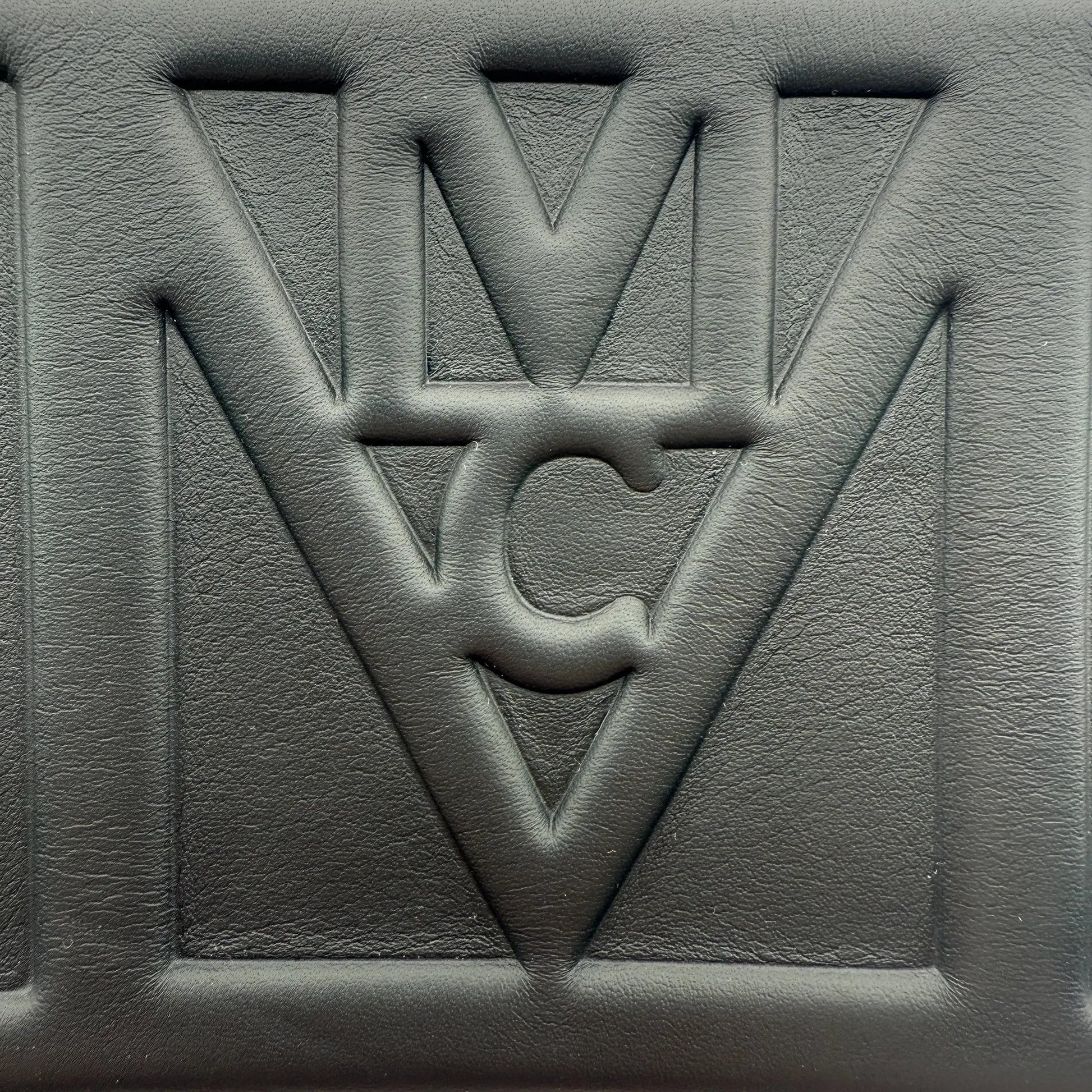 MCM Mode Travia Gürteltasche Schwarz / neuwertig MCM