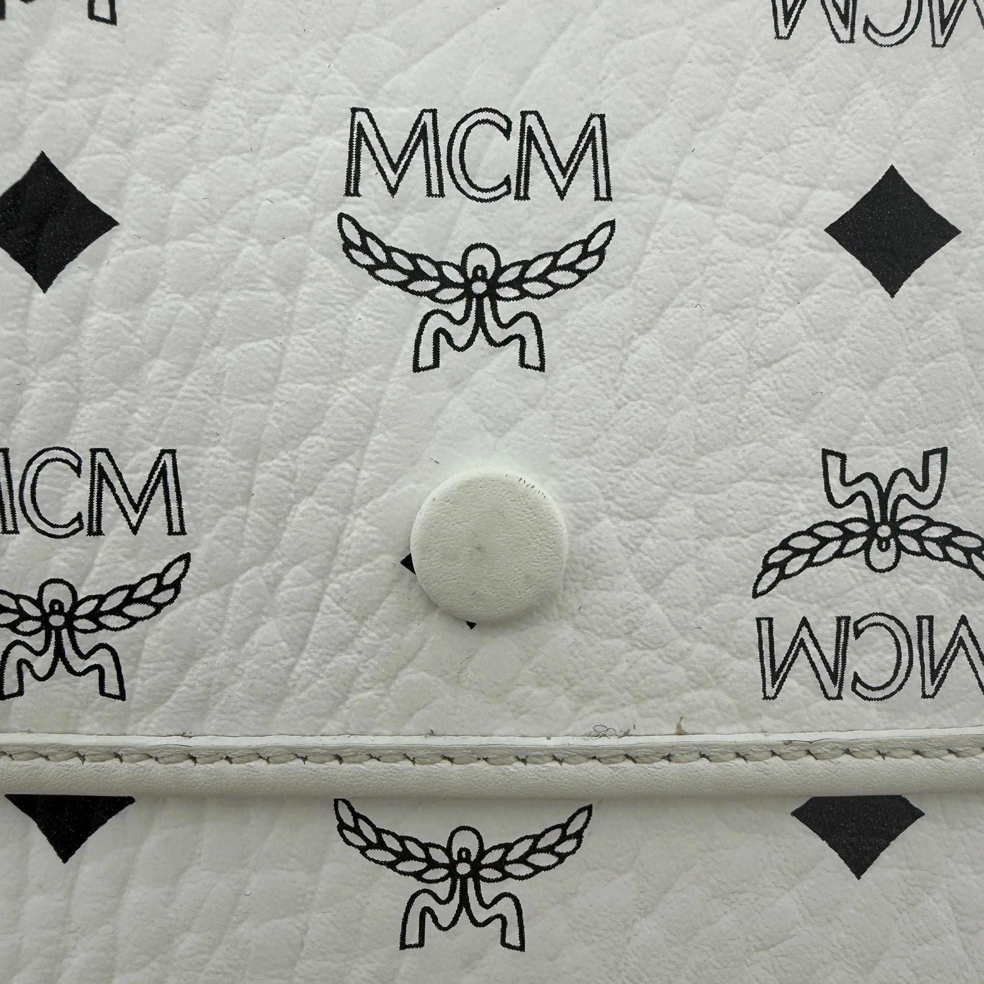 MCM München Tragetasche in Visetos weiß mit abnehmbarer Pouch /gut MCM