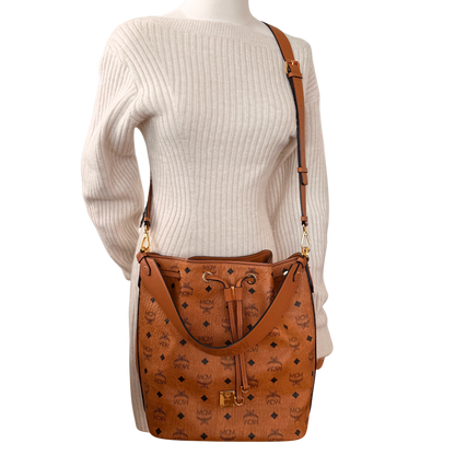 MCM Essential Tasche mit Kordelzug in Visetos Cognac / neuwertig MCM