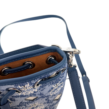 MCM Mini Dessau Kordelzugtasche in Denim-Jacquard Blau / neuwertig MCM