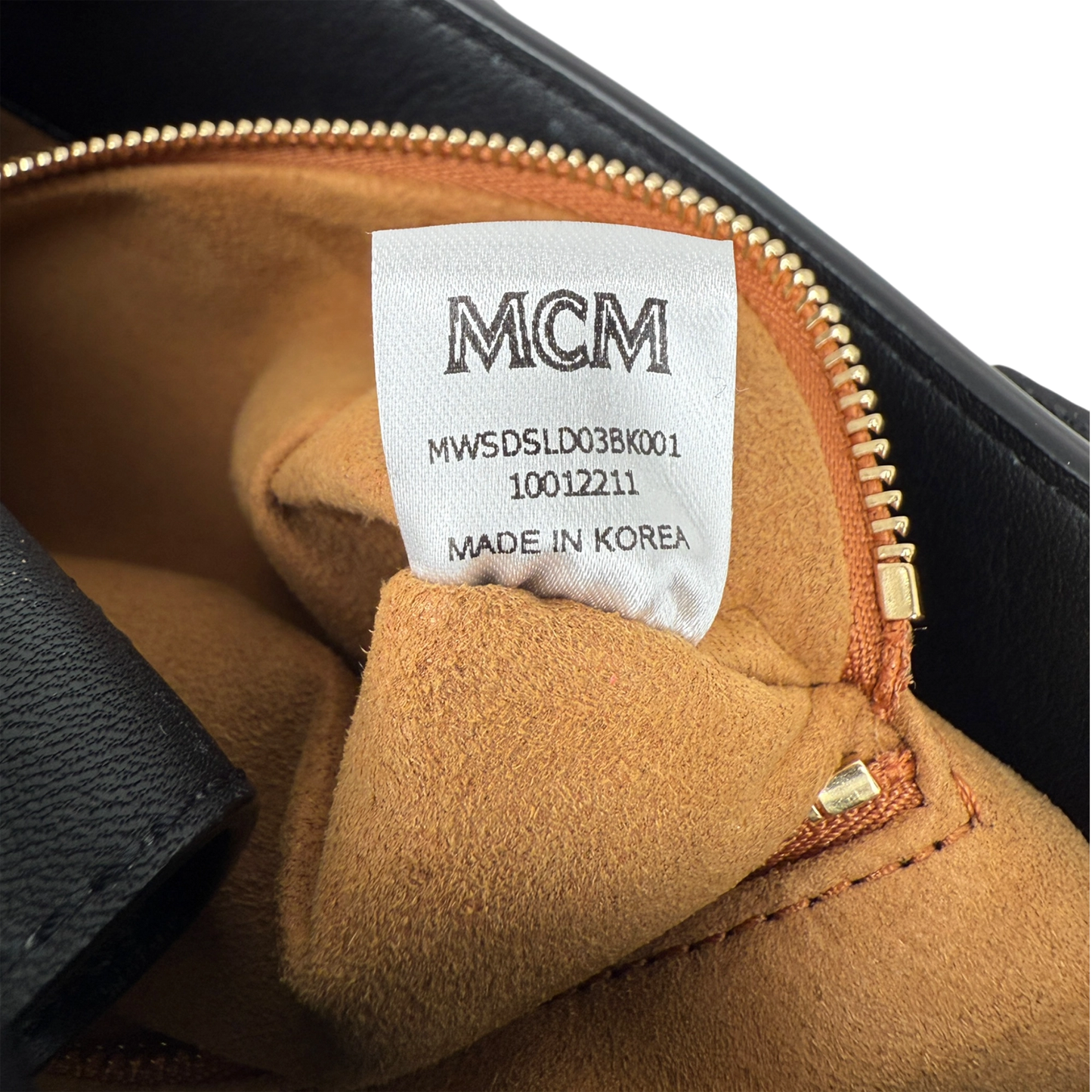 MCM Mode Travia mittelgroße Schultertasche Leder schwarz / neuwertig Louis Vuitton
