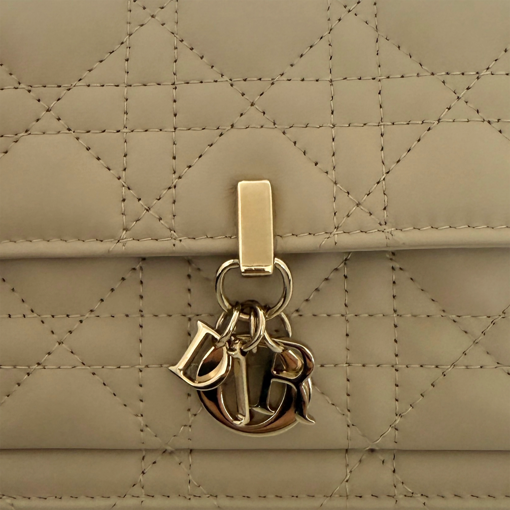 Dior My Dior Daily Pouch mit Kette Puderbeige Fullset / sehr gut Dior