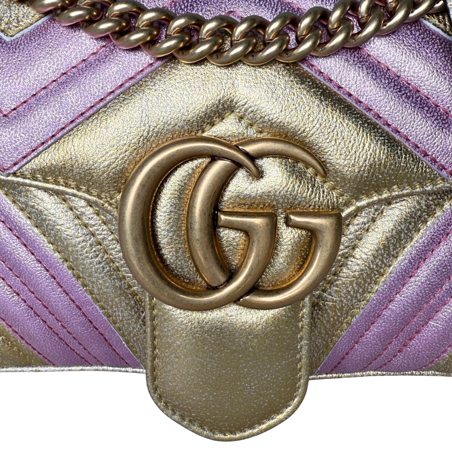 Gucci GG Marmont Matelasse Schultertasche aus gestepptem Leder Gold Pink / gut Gucci