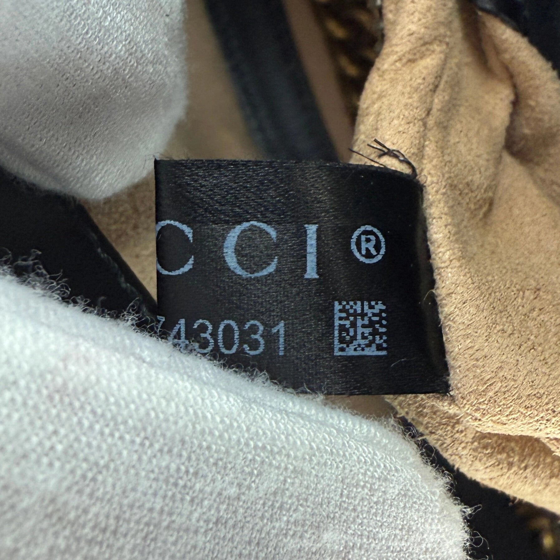 Gucci Kleine GG Marmont Schultertasche Schwarz / neuwertig Gucci