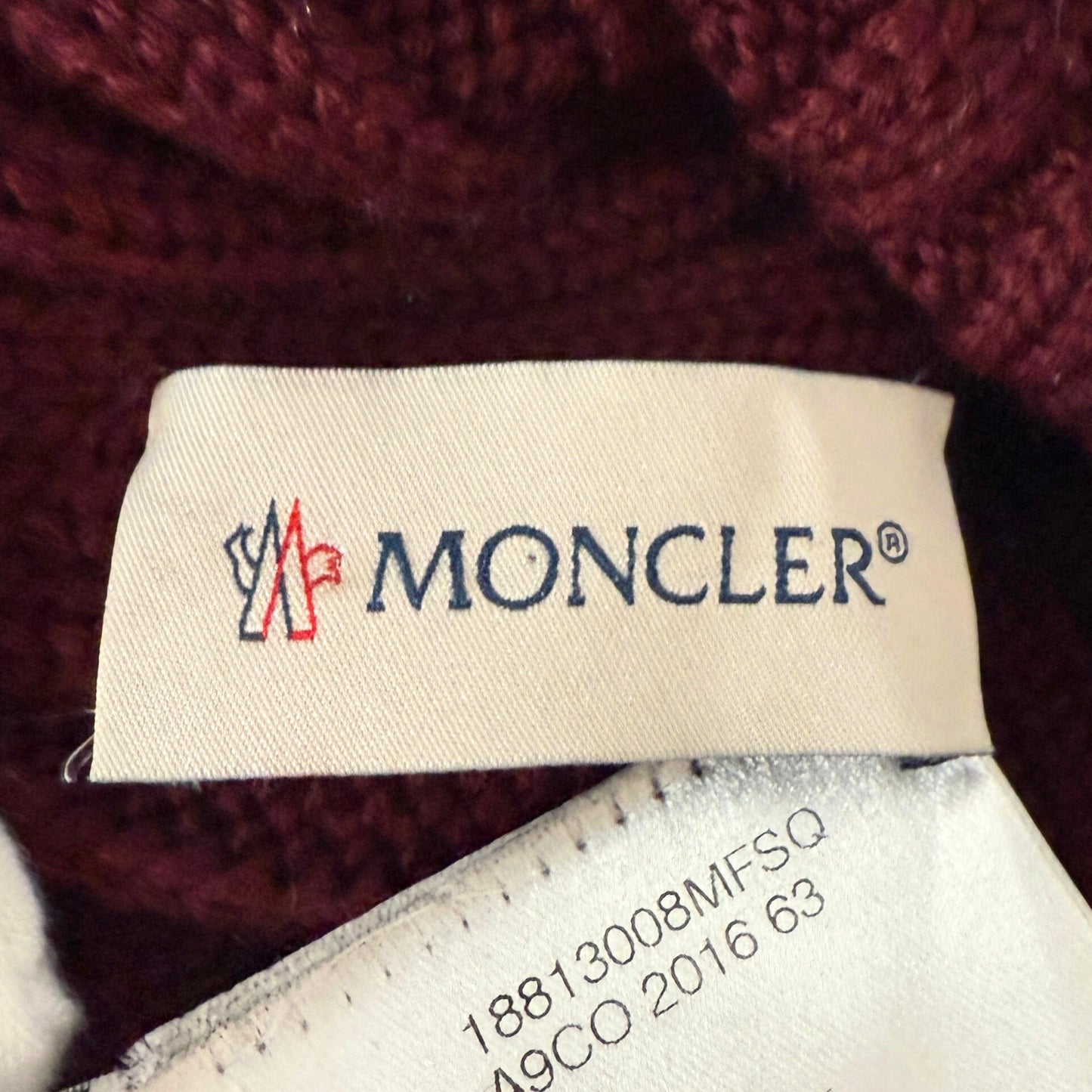 Moncler gerippte Strickmütze aus Wolle Weinrot / sehr gut