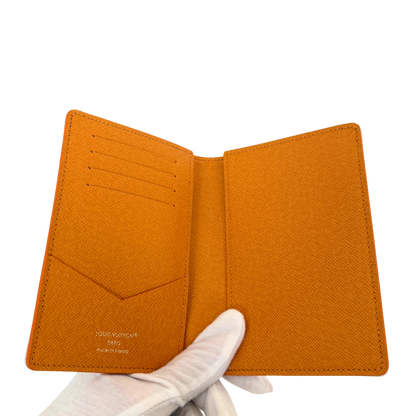 Louis Vuitton Louis Vuitton The Flight Mode Passport Cover Dune Beige Fullset / neuwertig