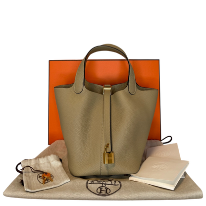 Hermès Picotin 18 Taurillon Clémence beige S2 Trench goldene Hardware 2025 Fullset / neuwertig Hermès