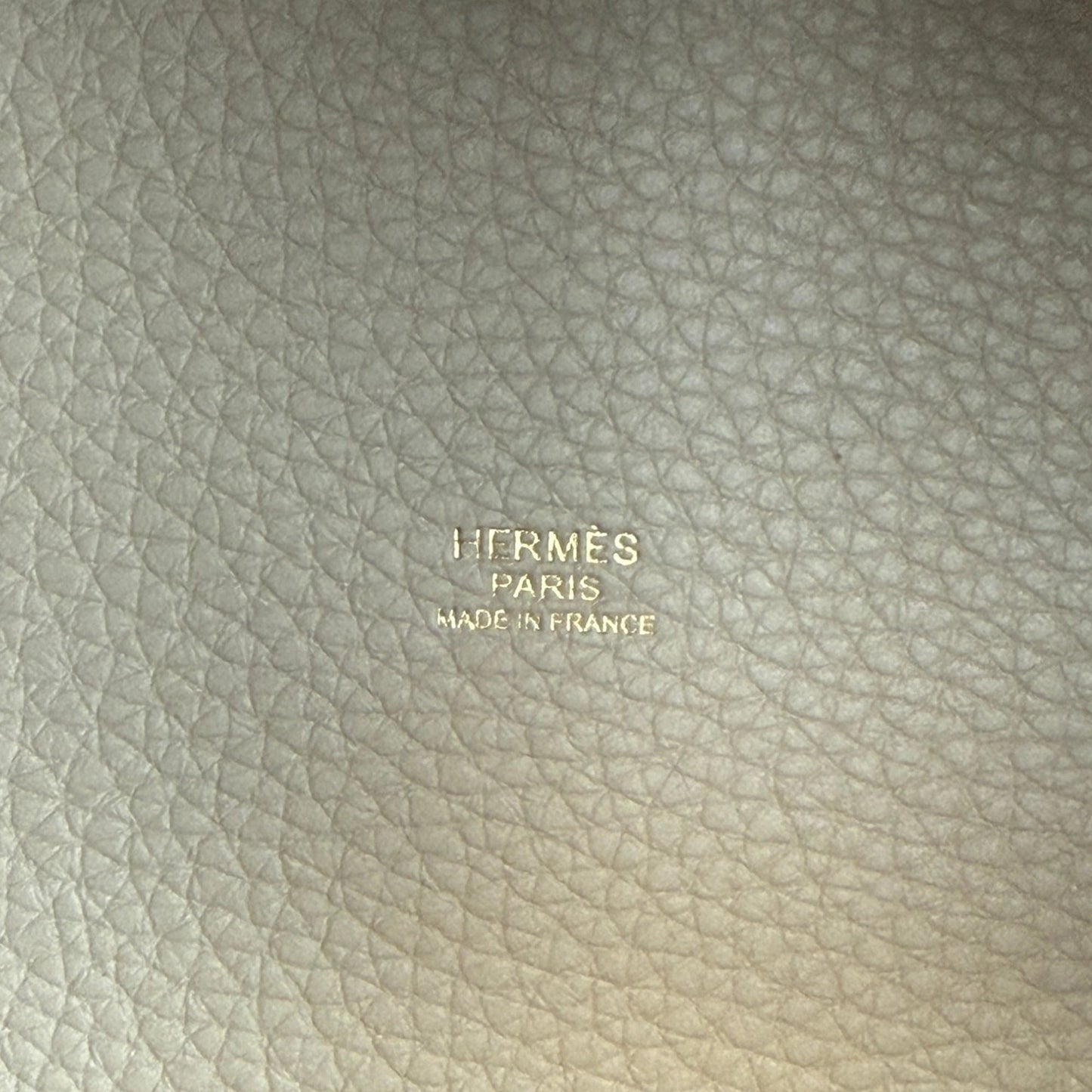 Hermès Picotin 18 Taurillon Clémence beige S2 Trench goldene Hardware 2025 Fullset / neuwertig Hermès