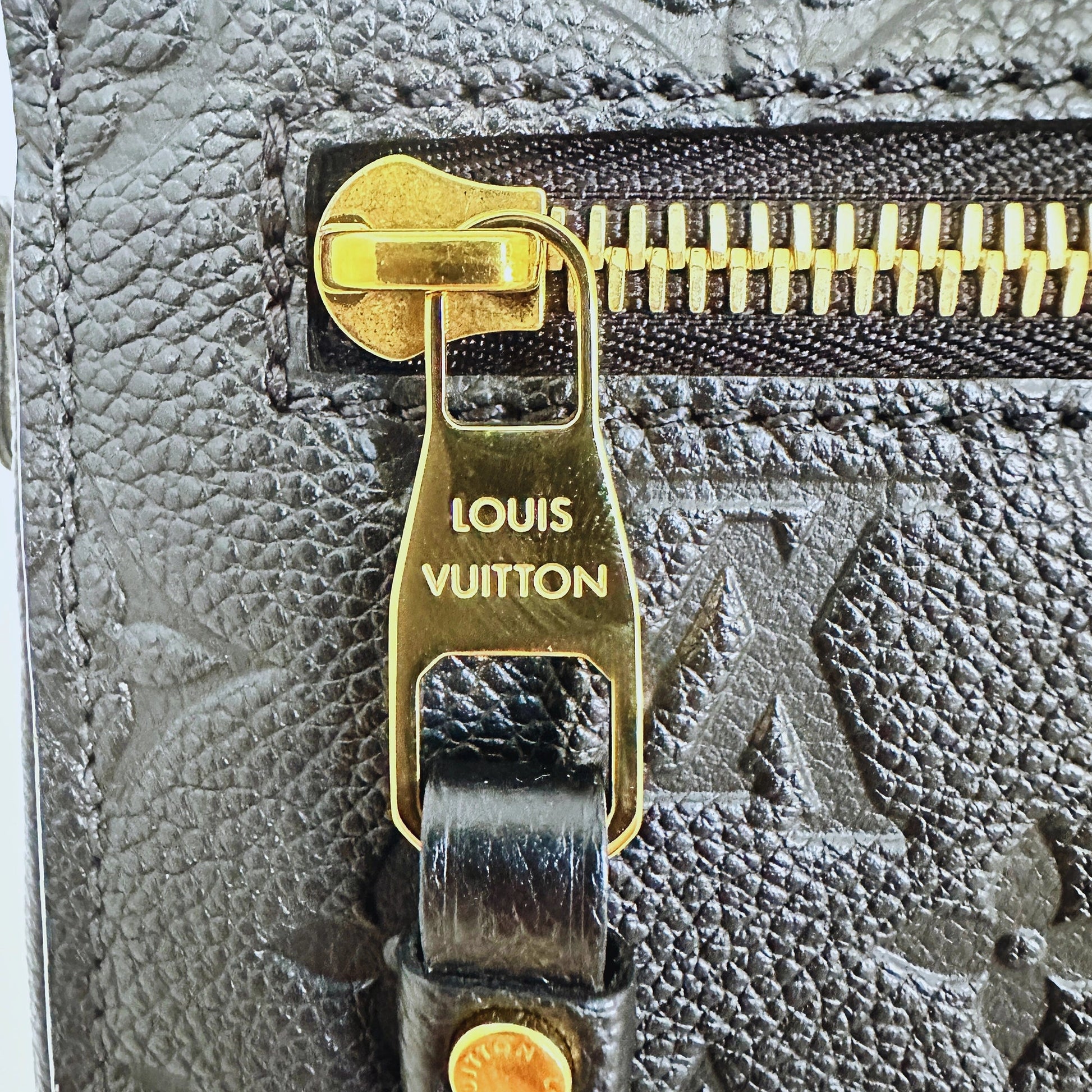 Louis Vuitton Pochette Métis Empreinte Leder schwarz M47487 / neuwertig Louis Vuitton