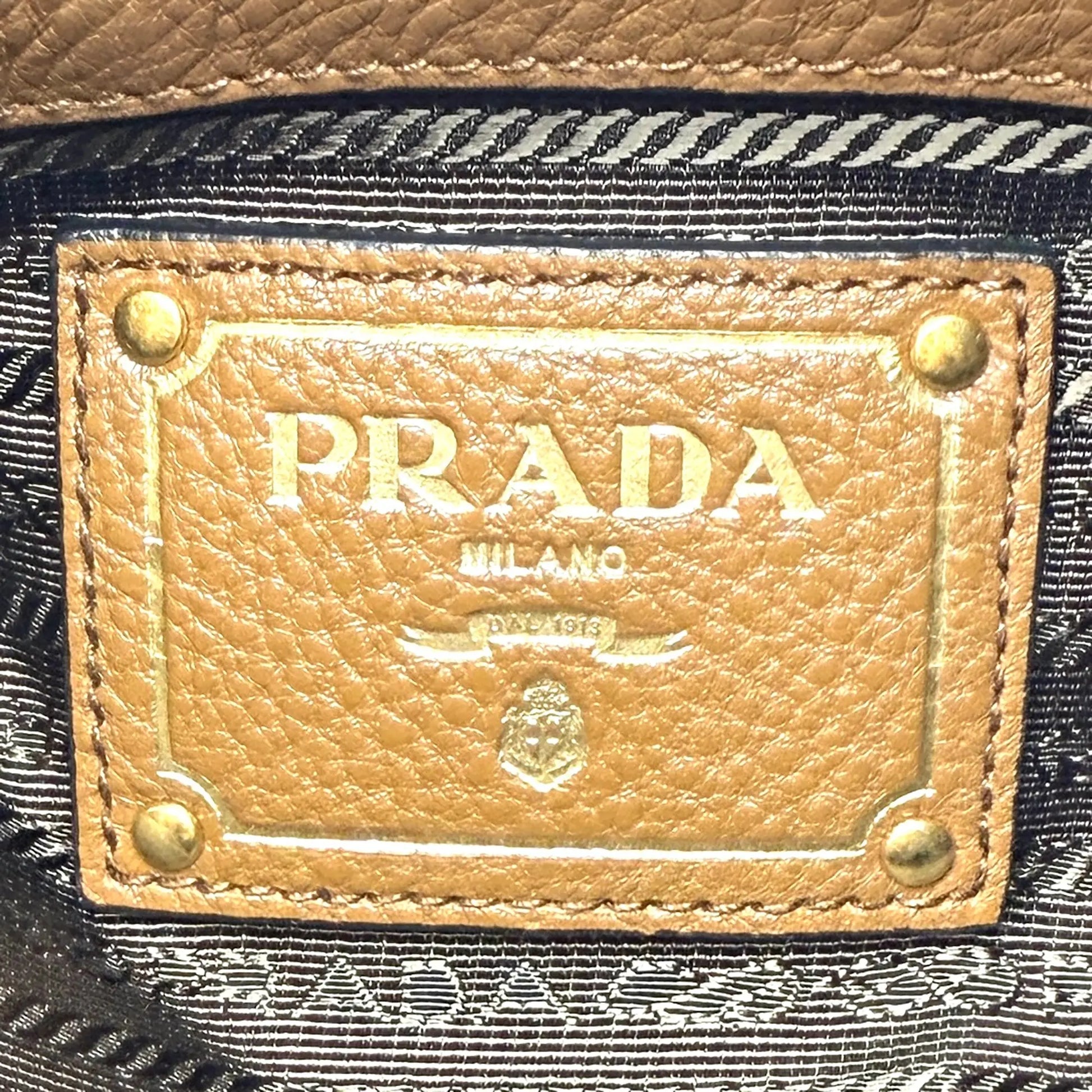 Prada Hobo Schultertasche 1BC051 Leder Braun/ neuwertig Prada