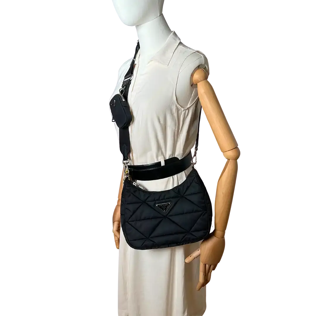 Prada Hobo Tasche Re-Nylon Padded Schultertasche schwarz / neuwertig Prada